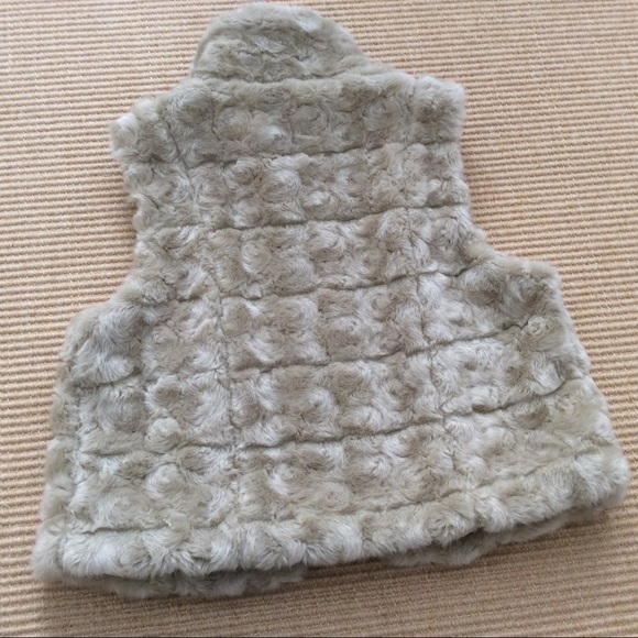 Elle Tan Faux Fur Vest Small - NWOT - Picture 11 of 12